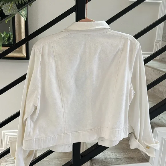 Anne Klein , white jacket size medium- large, tag says XL but fits best large - Picture 4 of 4
